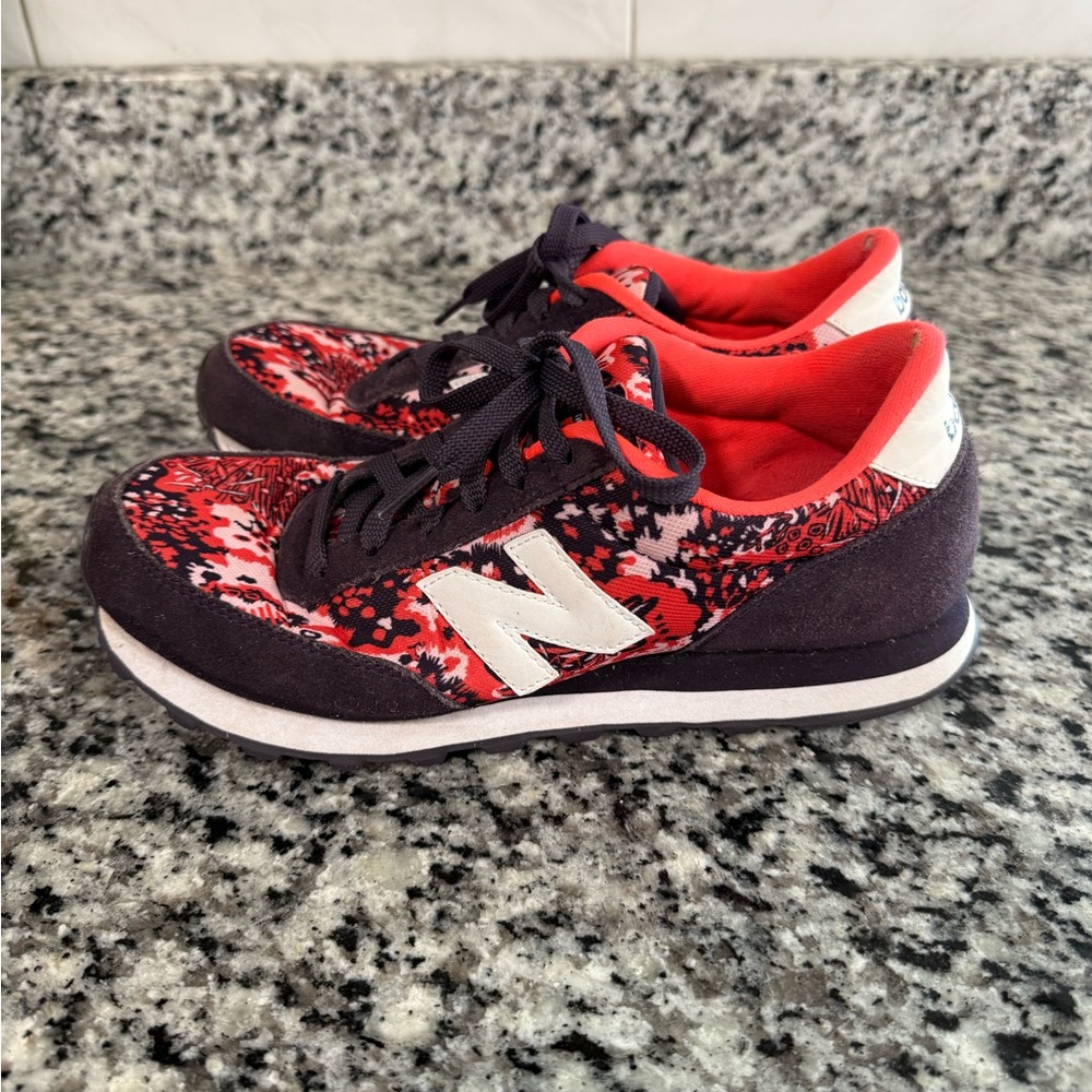 Women’s New Balance Sneakers - Picture 3 of 7